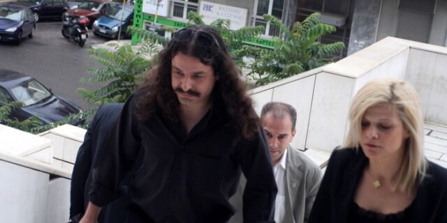 Προθεσμία για να απολογηθούν πήραν οι 5 βουλευτές της Χρυσής Αυγής