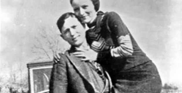 Μηχανή του Χρόνου: Μπόνι και Κλάιντ, το ζευγάρι με τις 9 δολοφονίες και την κάλπικη εικόνα