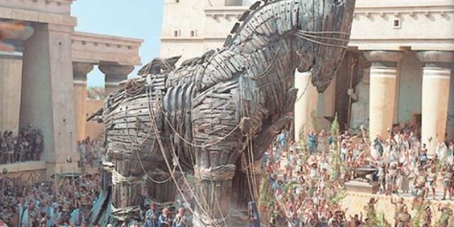 Μηχανή του Χρόνου: Δούρειος Ίππος. Παγίδα ή πολιορκητική μηχανή;