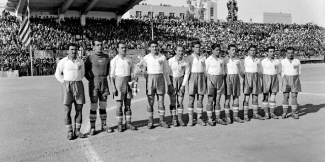 Μηχανή του Χρόνου: Βιοπαλαιστές και εξόριστοι οι ποδοσφαιριστές της πρώτης μεταπολεμικής Εθνικής Ελλάδος