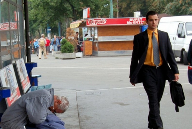 Eurostat: Πλούσιοι, φτωχοί και στη μέση η Ελλάδα