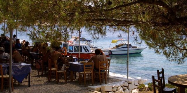 Σαφάρι για την αδήλωτη εργασία. Βρούτσης: “Θα είμαστε παντού”