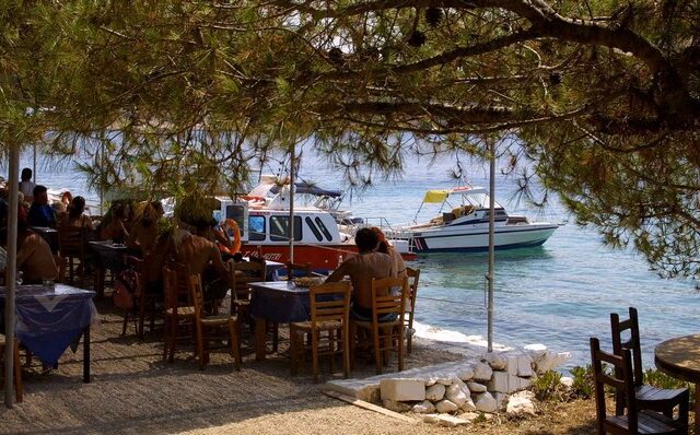 Σαφάρι για την αδήλωτη εργασία. Βρούτσης: “Θα είμαστε παντού”