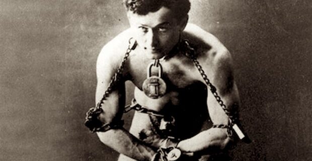 Μηχανή του Χρόνου: Ο θρυλικός Χουντίνι, απέδρασε από κοιλιά φάλαινας και πέθανε από τις γροθιές πυγμάχου