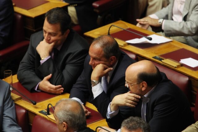 Ενόχληση Καραμανλή μέσω Αντώναρου για τα σενάρια περί προεδρίας της Δημοκρατίας