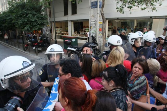 Σε διαθεσιμότητα ο αστυνομικός που χτύπησε καθαρίστρια. Κικκίλιας:”Δεν θα ανεχτώ τέτοιες συμπεριφορές”