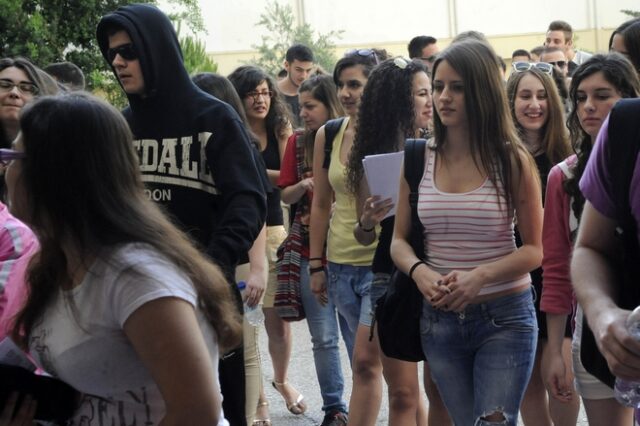 Οι βάσεις τραβούν την ανηφόρα παρά το βατερλό στην έκθεση: 1 στους 2 έγραψε κάτω από τη βάση