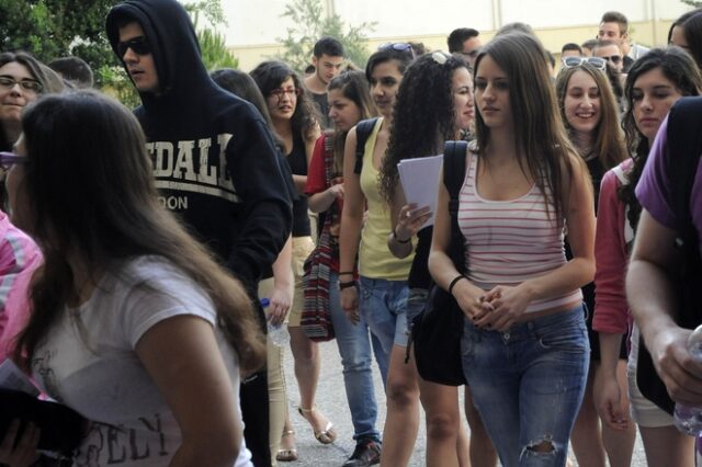 Πανελλήνιες 2014: Σε Βιολογία, Λογοτεχνία, Χημεία – Βιοχημεία και Αρχές Οργάνωσης εξετάζονται οι μαθητές