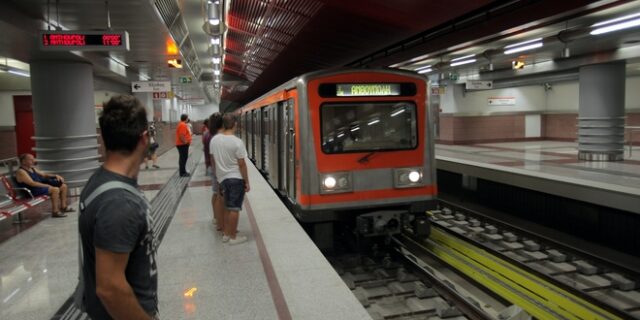 ΟΑΣΑ: Περισσότερες κάρτες και λιγότερα εισιτήρια το Σεπτέμβριο