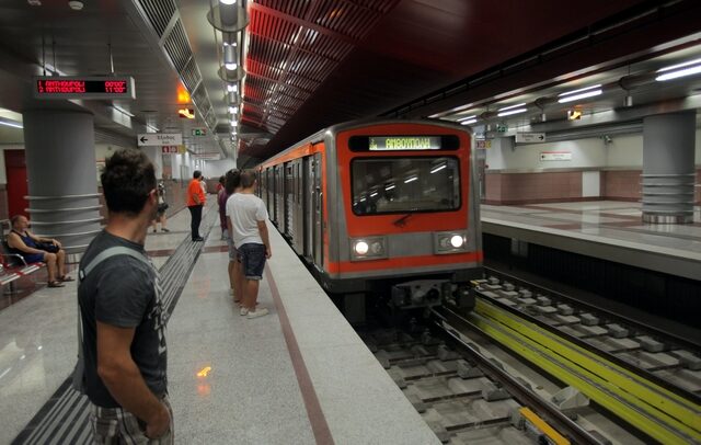 Πόσο θα μειωθούν τα εισιτήρια και οι μηνιαίες κάρτες στα Μέσα Μαζικής Μεταφοράς