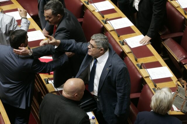 Μιχαλολιάκος: Το “Σκάσε ρε” στον Μαρκογιαννάκη και οι “πορνοβοσκοί” των ΜΜΕ. “Είμαι αμετανόητος εθνικιστής και Χρυσαυγίτης”