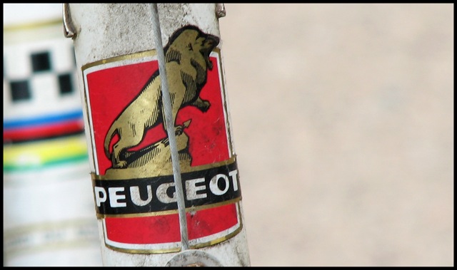 H Peugeot ετοιμάζεται να περικόψει 850 θέσεις εργασίας
