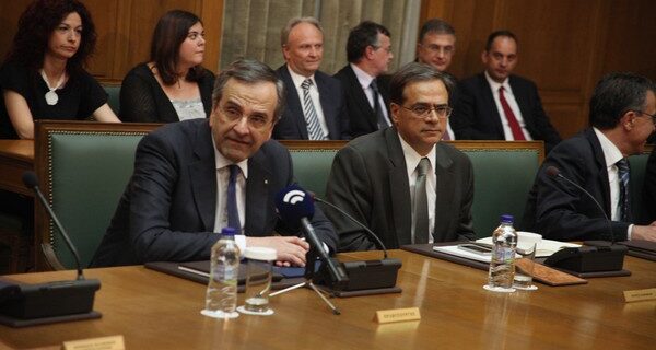 Δημόσιο: Παραμένουν “παγωμένες” οι προσλήψεις και το 2015