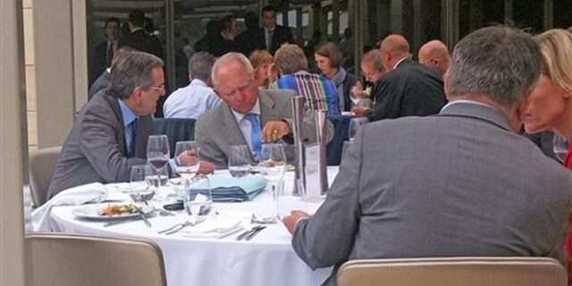 Τête-à-tête = ιδιωτική συζήτηση μεταξύ δυο ανθρώπων