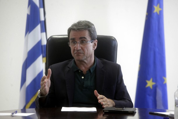 Λοβέρδος προς τους πρυτάνεις: “Σταθερή και ειλικρινή συνεργασία για την εξεύρεση λύσεων”