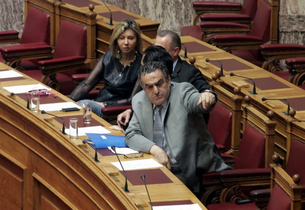 Αθανασίου: Ο ΣΥΡΙΖΑ πίστεψε χθες πως έβαλε ένα γκολ όπως η Ισπανία και σήμερα δέχθηκε πέντε από την Ολλανδία