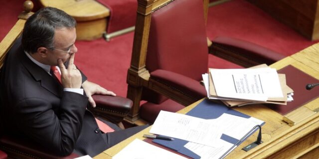 Στην Παιδεία και στην Υγεία επιστρέφουν τα “κλεμμένα”