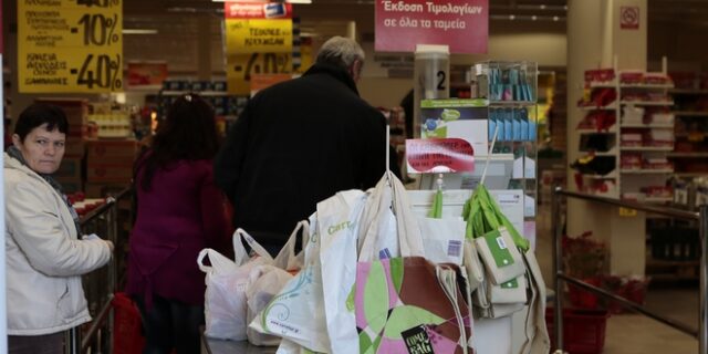Η ζούγκλα της αγοράς εργασίας. Μισθοί με κουπόνια αλλά και σε είδος