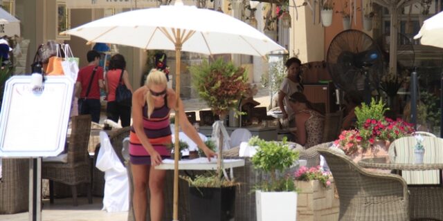 Πάνω από 600.000 Έλληνες πρέπει να αλλάξουν πόλη ή κλάδο για να βρουν δουλειά