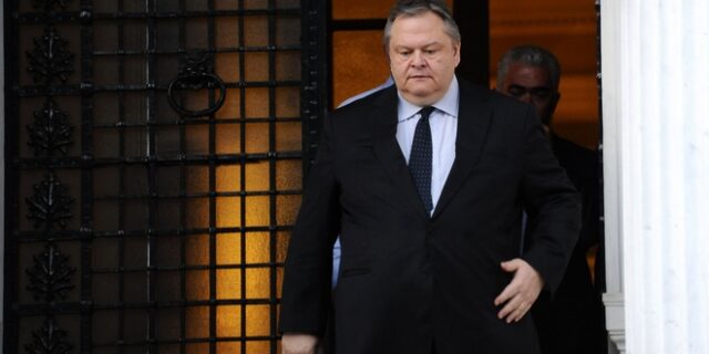 ΠΑΣΟΚ: “Δύσκολη αλλά αναγκαία η απόφαση για επιστράτευση των απεργών της ΔΕΗ”