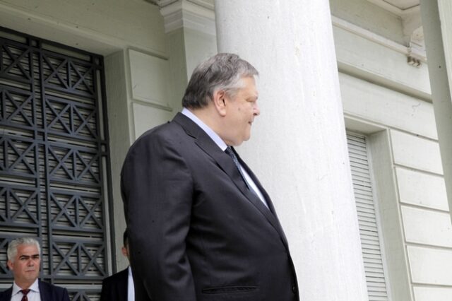 Αντεπίθεση ΠΑΣΟΚ: Απελπιστικός και απελπισμένος ο Τσίπρας