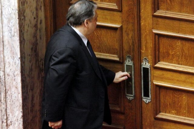 Τη… ΔΕΗ στέλνει στο Μαξίμου το ΠΑΣΟΚ