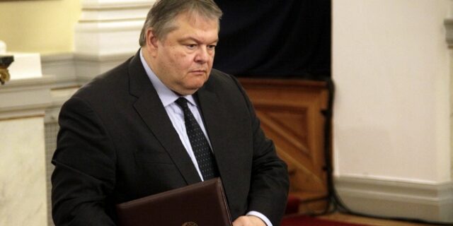 4.000 υπογραφές στο ΠΑΣΟΚ για έκτακτο Συνέδριο