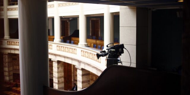 ΣΥΡΙΖΑ: “Φωτογραφικός” ο διαγωνισμός της Digea. Αφανίζουν τους περιφερειακούς σταθμούς