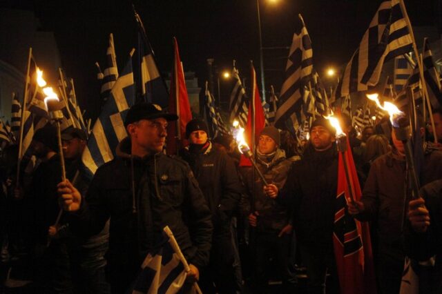 Το βαθύ λαρύγγι της Χρυσής Αυγής: Είδος παρασήμου οι επιθέσεις σε αλλοδαπούς