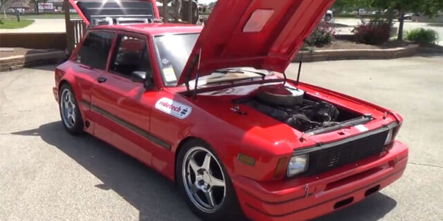 Τερατούργημα. Ένα Yugo AWD με δύο κινητήρες Cadillac V8!!!