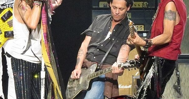 Δείτε τον Τζόνι Ντεπ να τζαμάρει με τους Aerosmith!