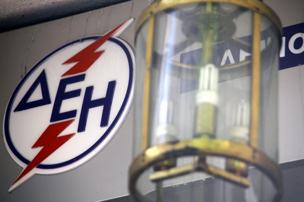 Στις εφορίες στέλνει η ΔΕΗ τα ανεξόφλητα χαράτσια