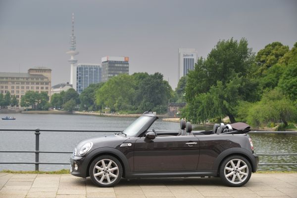 MINI Cabrio: Η επιτομή του στυλ και της ‘open-top’ οδηγικής απόλαυσης