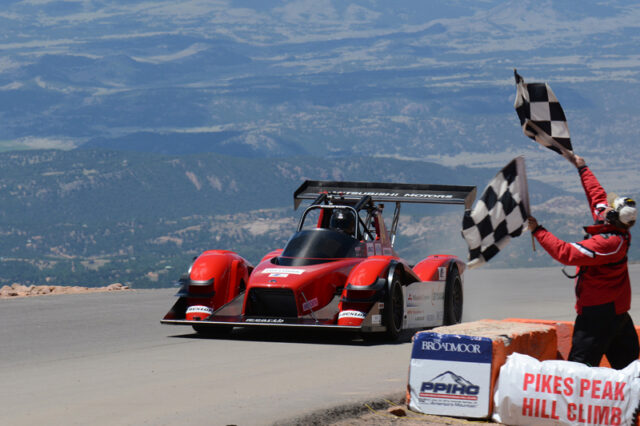 Pikes Peak 2014. Ένα Mitsubishi MiEV Evolution III στην πρώτη θέση στην ηλεκτρική κατηγορία