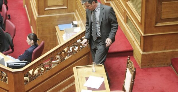 Εισηγούνται την αποφυλάκιση Μπούκουρα δύο εισαγγελείς