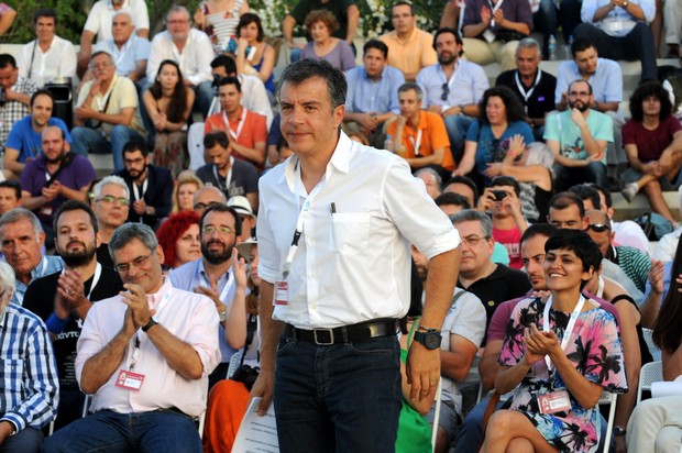 Θεοδωράκης: Δεν με ενδιαφέρει η ανασυγκρότηση της κεντροαριστεράς αλλά η ανασυγκρότηση της χώρας