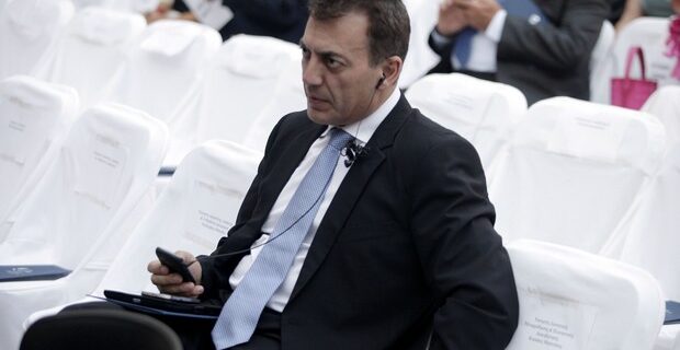 Η κυβέρνηση σχεδιάζει την περαιτέρω μείωση στις ασφαλιστικές εισφορές