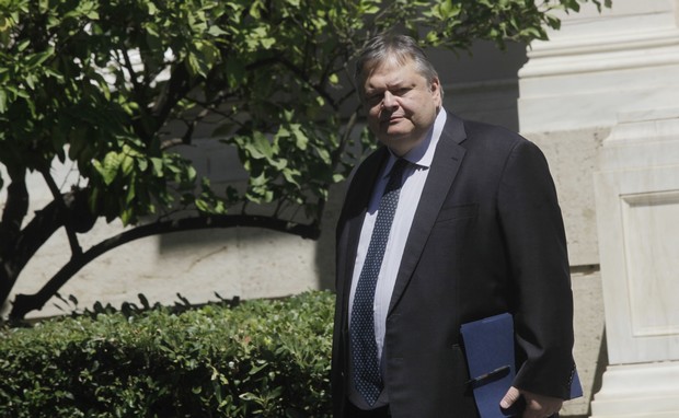 Διεξοδική συζήτηση για αποκρατικοποιήσεις και διαπραγματεύσεις με τρόικα στο Μαξίμου. Τι είπαν Σαμαράς, Βενιζέλος και Χαρδούβελης