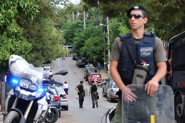 Σε πλήρη εξέλιξη έρευνες σε σπίτια σε Καλαμάτα, Αττική και Φθιώτιδα