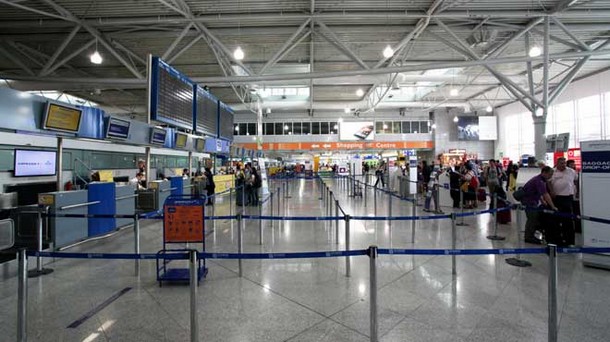 Έκλεψε τα στοιχεία πιστωτικής κάρτας για να βγάλει εισιτήρια για ΗΠΑ και Καναδά