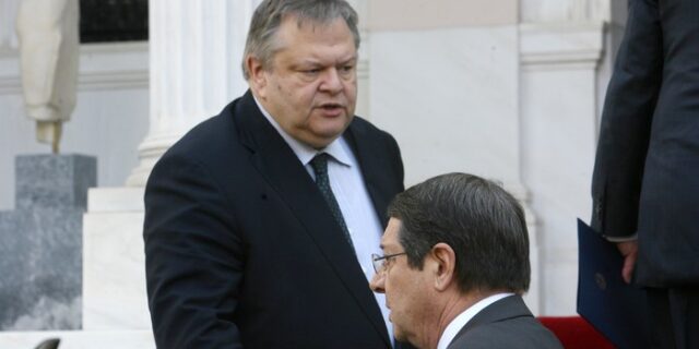 Κύπρια ευρωβουλευτής, κατηγορεί τον Βενιζέλο για “αδράνεια”. Ρηματική διακοίνωση της Αθήνας