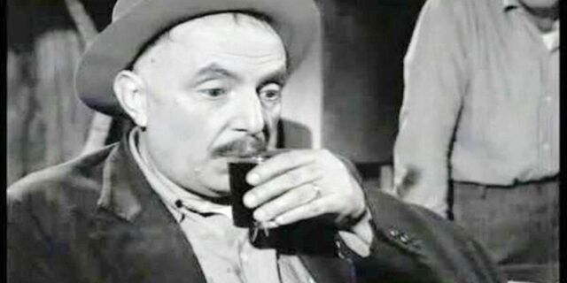 Μηχανή του Χρόνου: Ορέστης Μακρής. Έκανε καριέρα σαν μεθύστακας, αν και δεν έπινε ούτε γουλιά