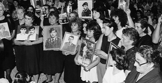 Κύπρος: Είδαν τα οστά του αδελφού τους, 50 χρόνια μετά την απαγωγή του από Τουρκοκύπριους