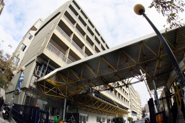 Γιατρός Ευαγγελισμού για το φακελάκι από καρδιοπαθή: Έβαλα τα χρήματα στη τσέπη από διακριτικότητα για να τα επιστρέψω