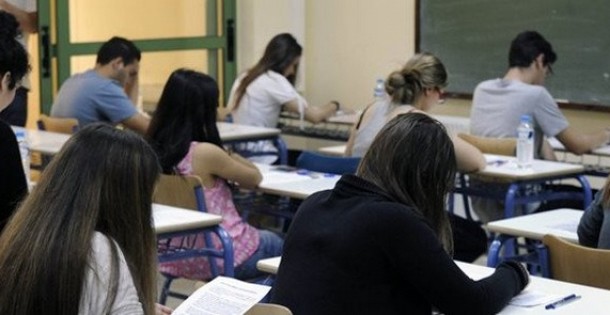 Μηνυτήρια αναφορά Λοβέρδου για διαρροή από την Τράπεζα Θεμάτων