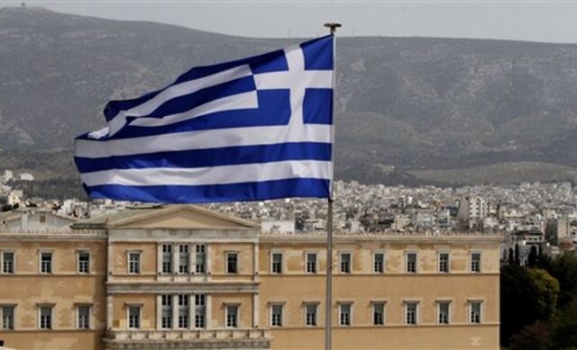 Θετικές αναφορές για την αναδιάρθρωση της ελληνικής οικονομίας στο Bloomberg