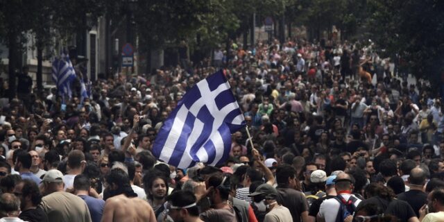 Financial Times: Ελλάδα, μια εύθραυστη ηρεμία. Υπαρκτοί οι φόβοι για το μέλλον