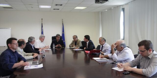 Αγώνας δρόμου για 22.500 προσλήψεις αναπληρωτών καθηγητών για να ανοίξουν τα σχολεία