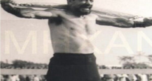 Μηχανή του Χρόνου: Σίδερα μασάει ο Κουταλιανός. Η ιστορία του παντοδύναμου μασίστα