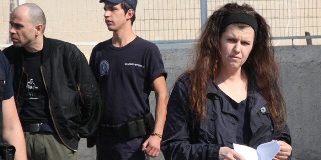 Τι αποκαλύπτει γείτονας του Μαζιώτη: Μπαινόβγαινε μόνο τις νύχτες στο κρησφύγετο